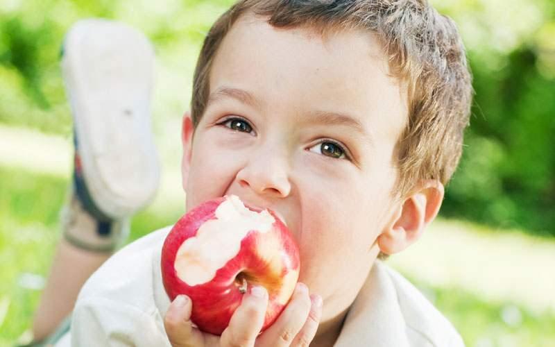 Çocuklarda diş sağlığı için taze meyve ve sebze tüketimi