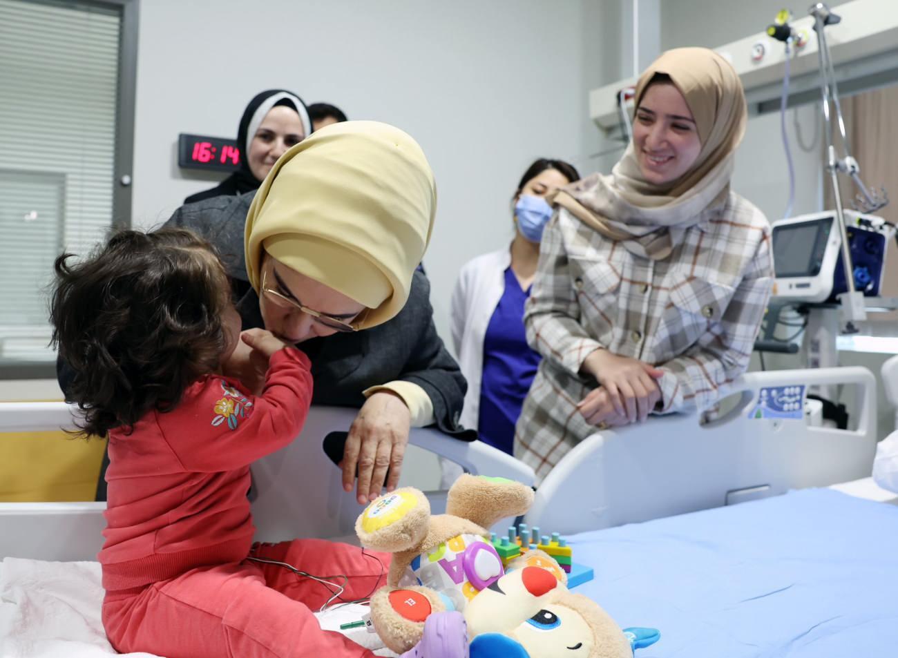  Emine Erdoğan Filistinli çocuklar ziyareti