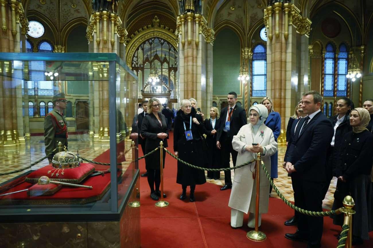 Emine Erdoğan Macaristan Parlamento Binası ziyareti
