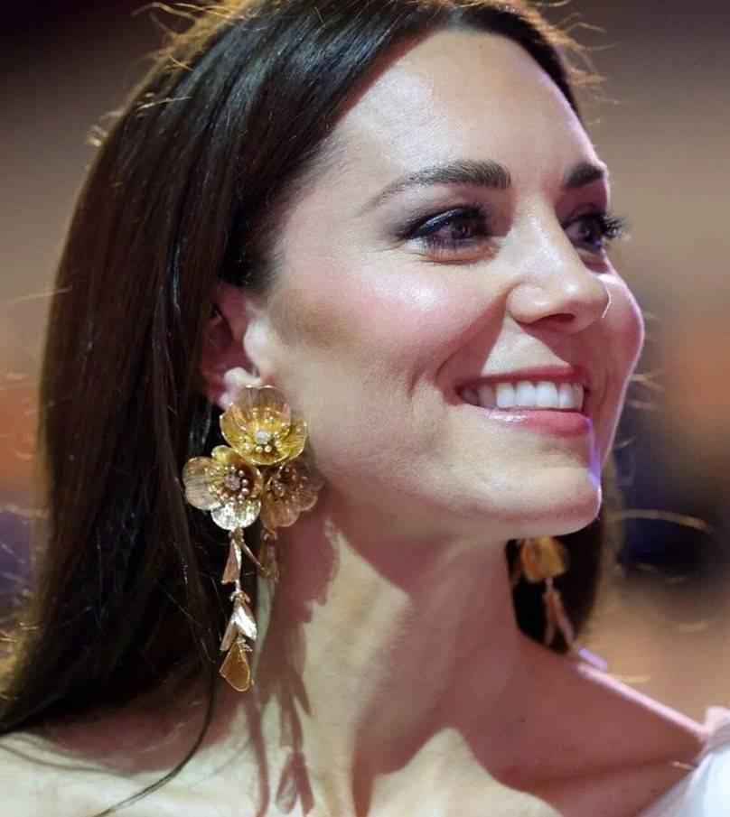 Galler Prensesi Kate Middleton küpeleri