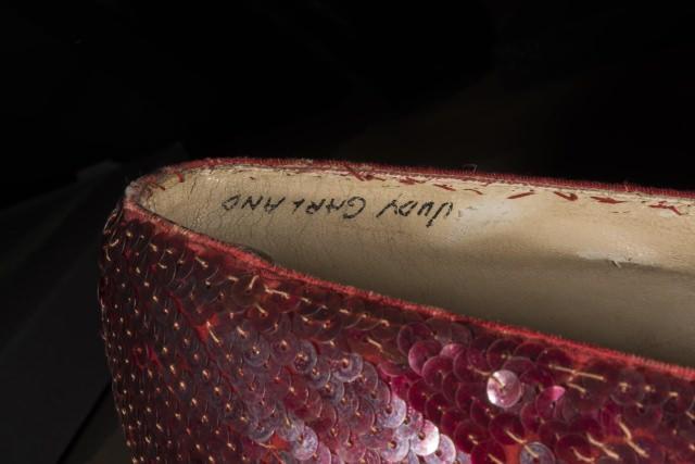 Judy Garland kırmızı ayakkabıları