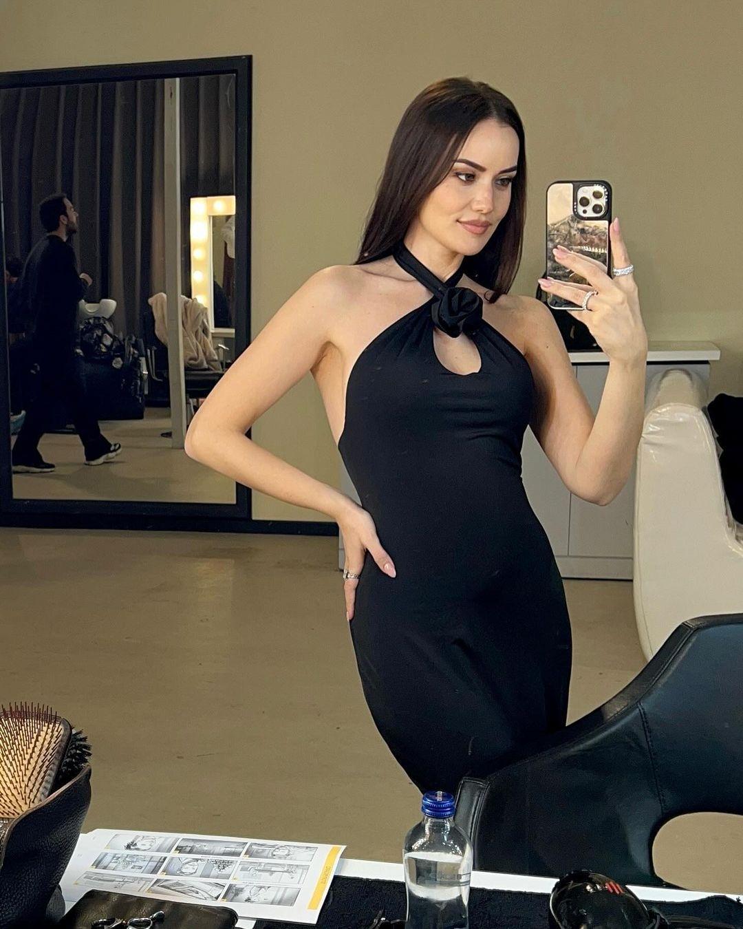  Fahriye Evcen set paylaşımı 