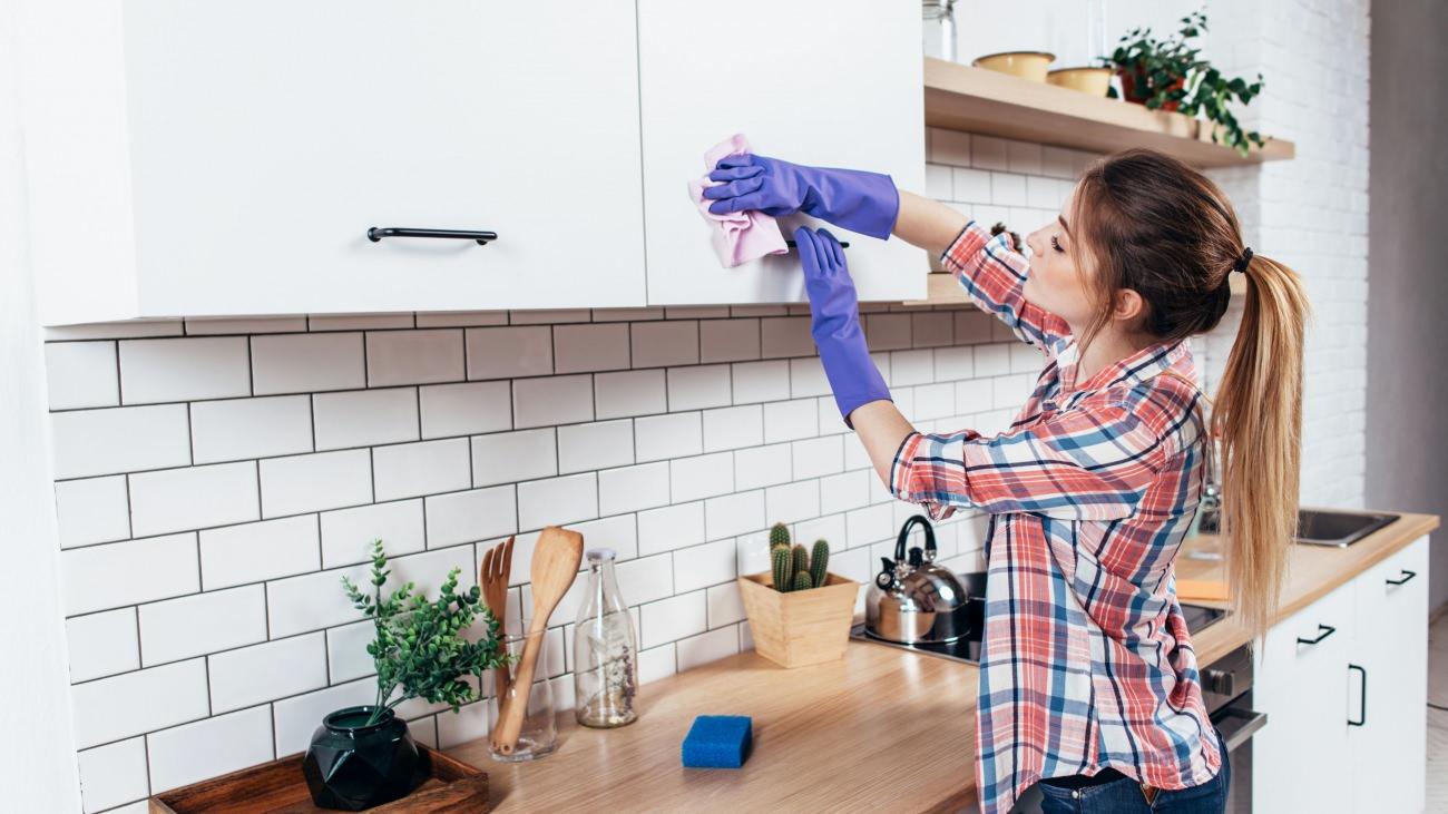 Beyaz mutfak dolapları nasıl temizlenir