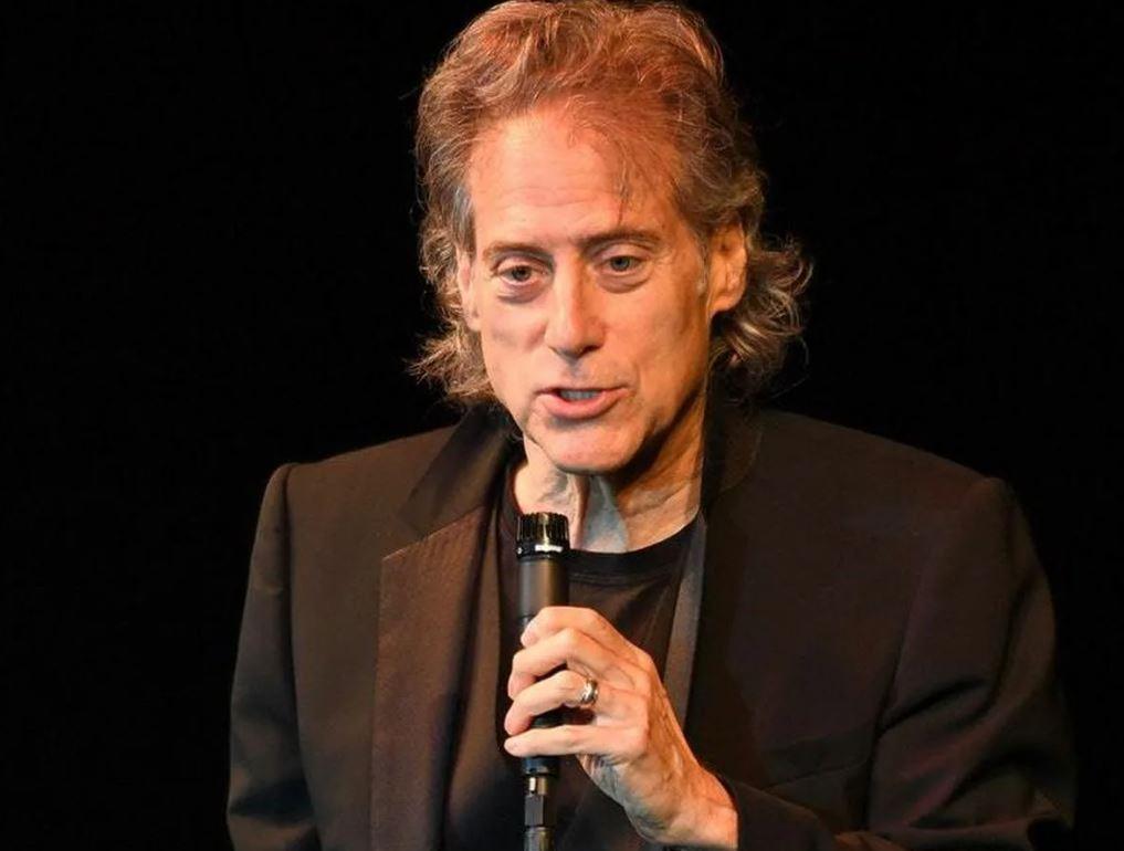  Richard Lewis