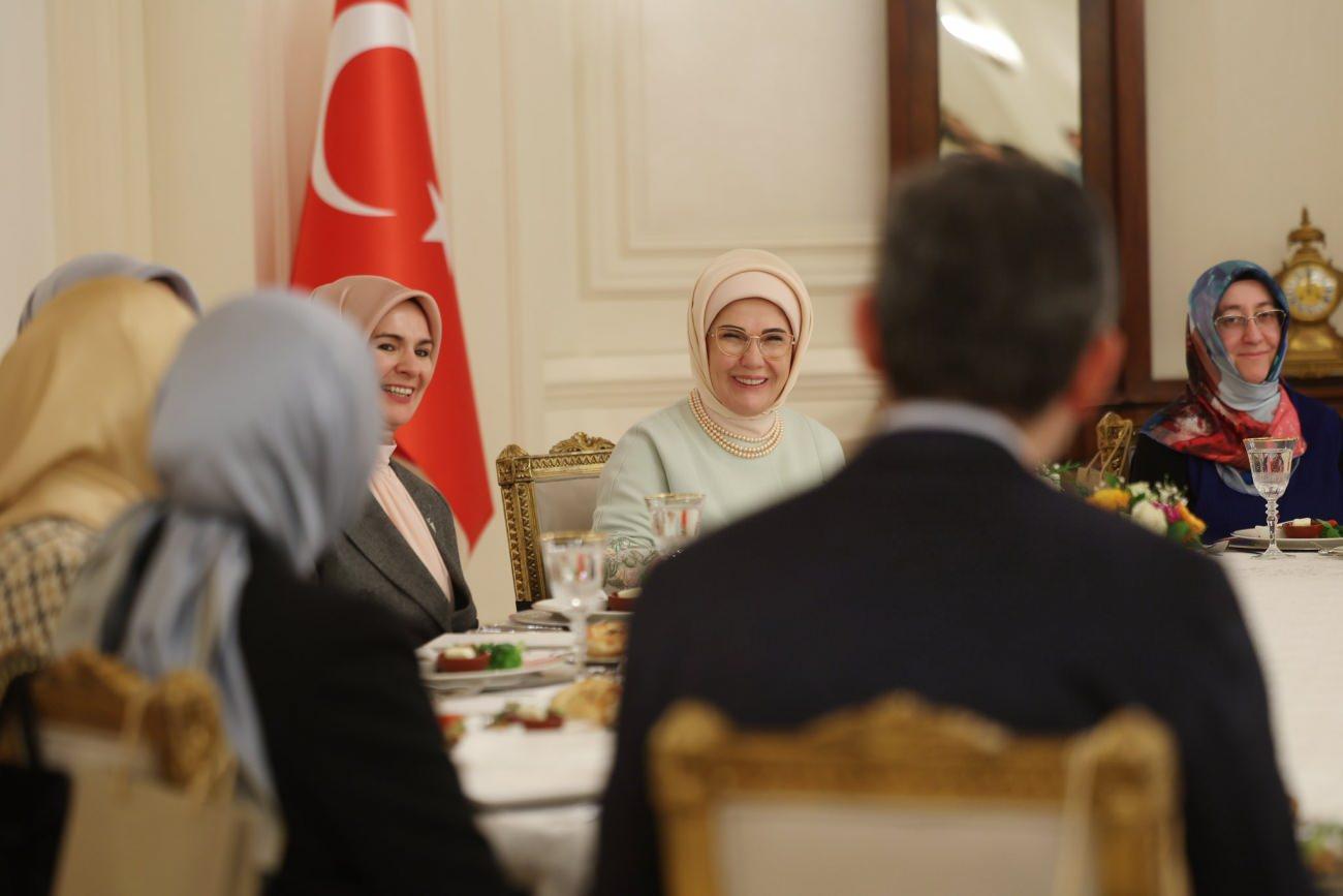 Emine Erdoğan Gönül Elçileri Projesi iftar daveti
