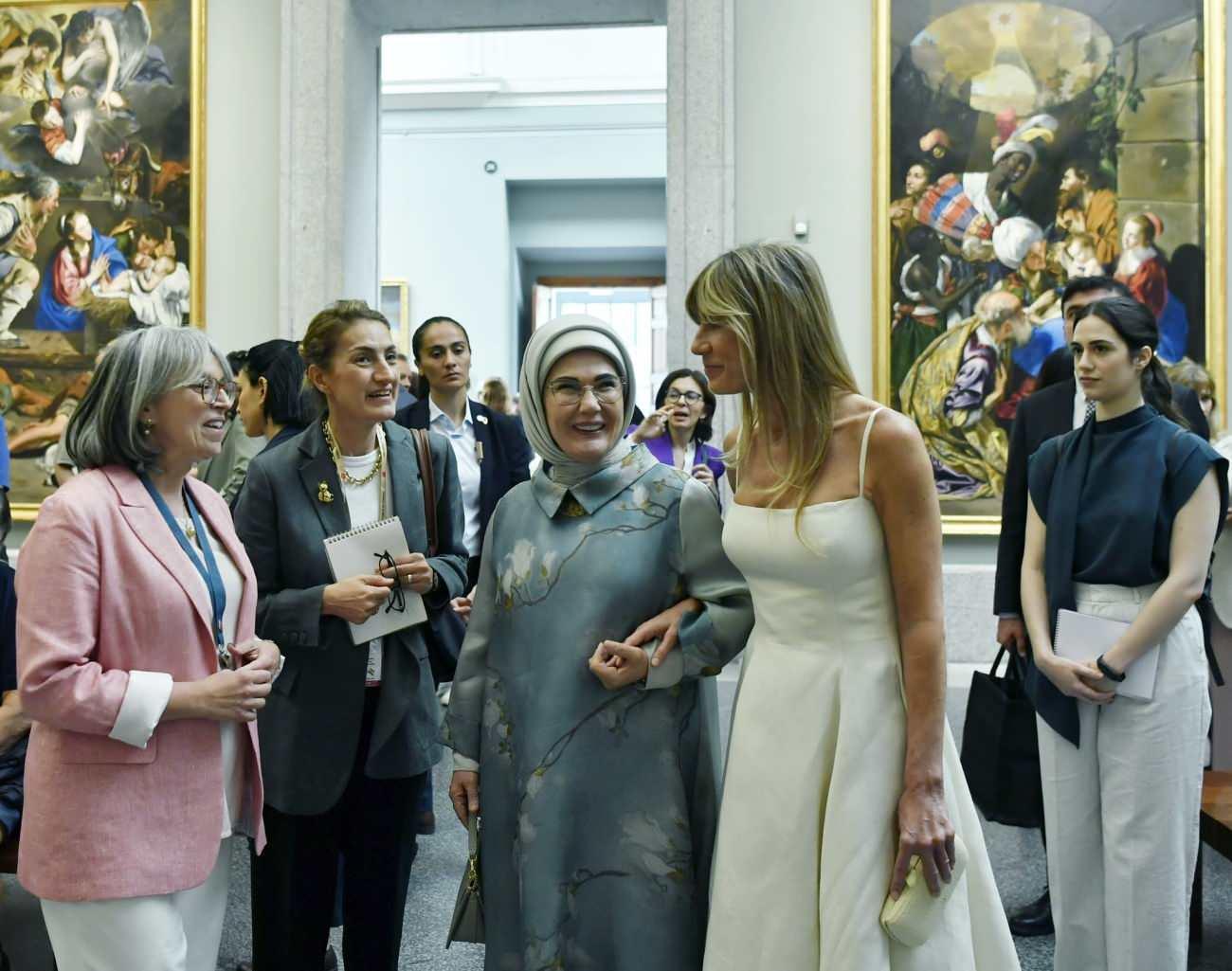 Emine Erdoğan ve María Begoña Gómez Fernández 