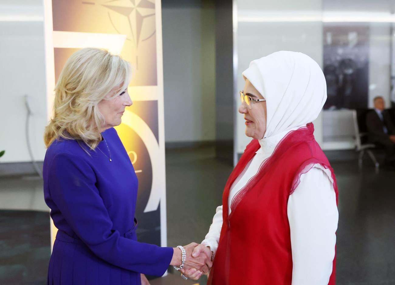 Emine Erdoğan ve Joe Biden ın eşi Jill Biden