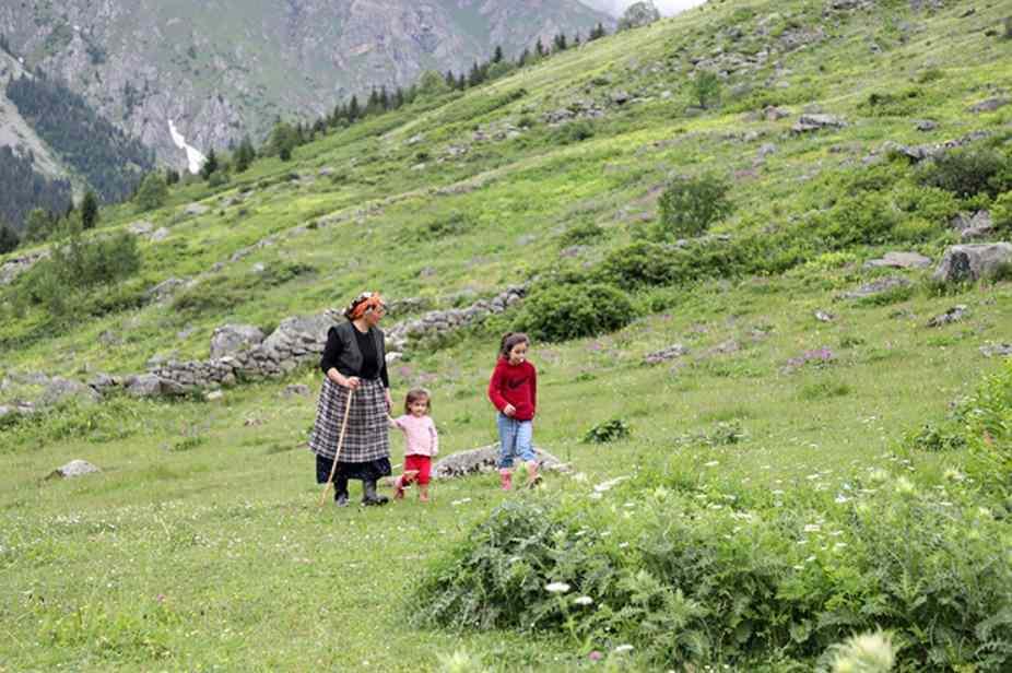 Kadınlar El Emeği Ürünler ile Geçim Sağlıyor