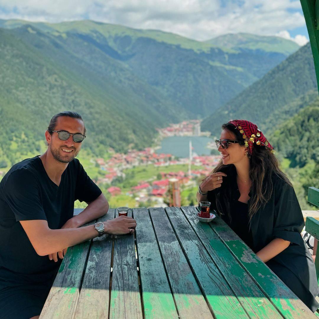 Yusuf Yazıcı ve Melisa Aslı Pamuk çiftinden dikkat çeken paylaşım! El öpmeye gittiler