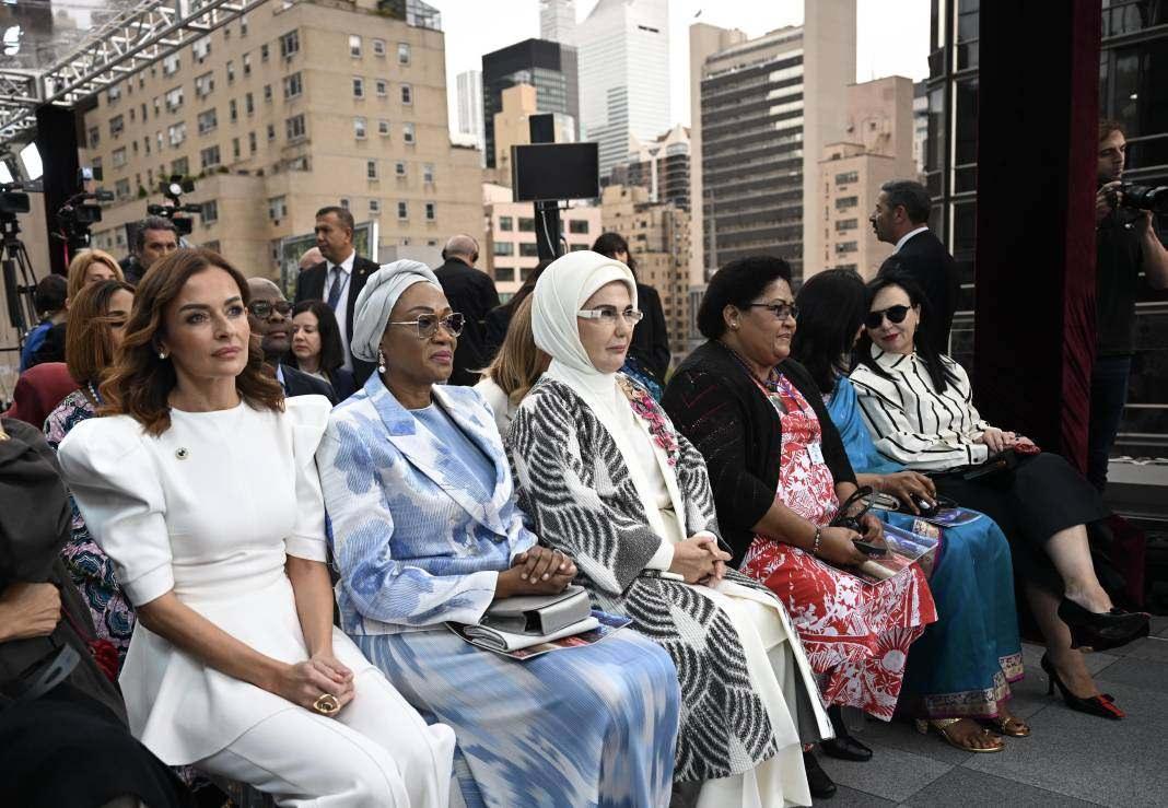 Emine Erdoğan Gelin Hazineleri Osmanlı ve Anadolu Çeyizlerinde Bir Yolculuk programı