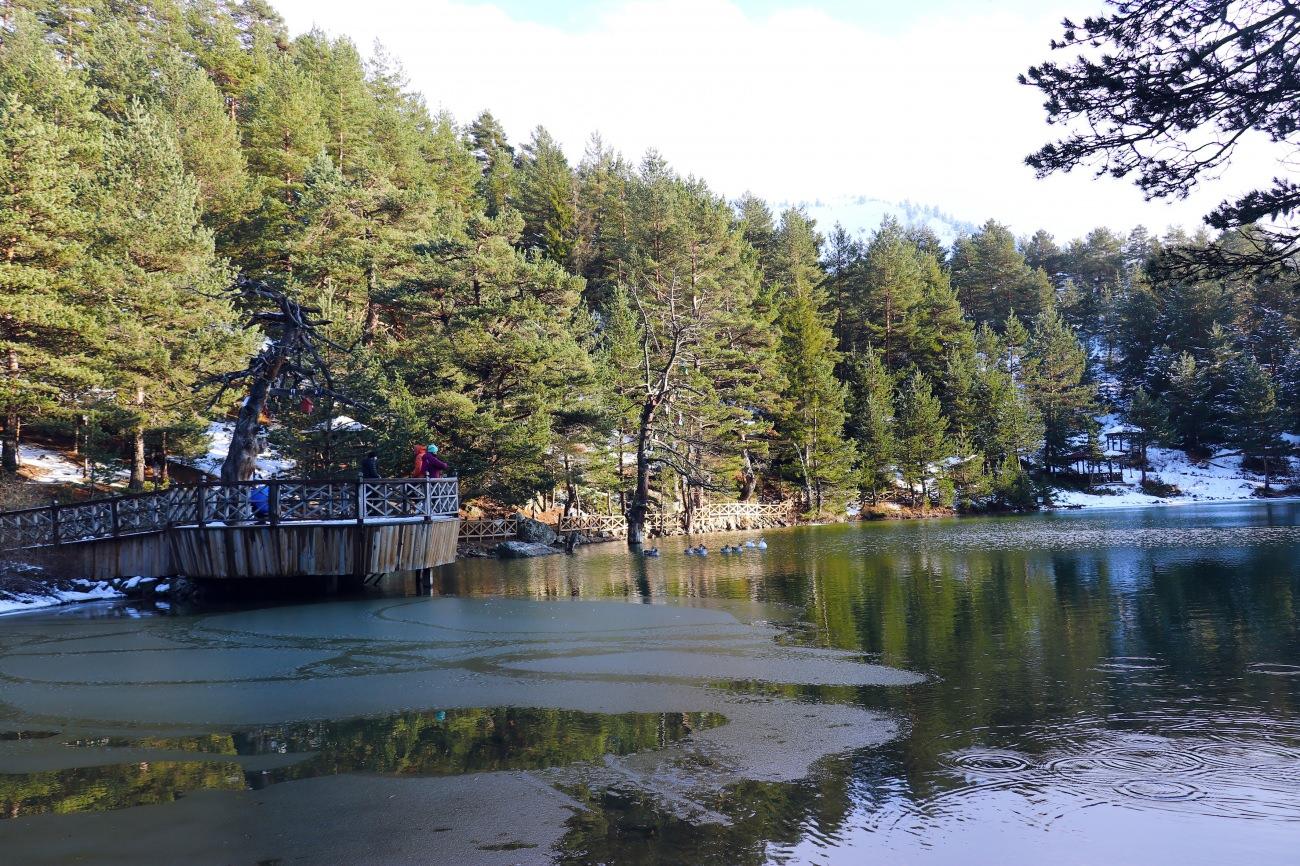 Çok sayıda yerli ve yabancı turist ziyaret ediyor