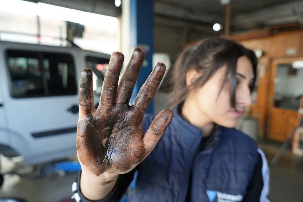 Yağmur Medine Tosun para biriktirerek kendi dükkanını açmak istiyor