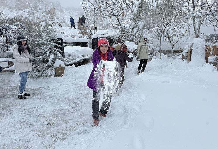 Bazı turistlerin ilk defa kar gördüğü öğrenildi