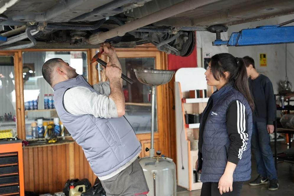 Yağmur Medine Tosun 300 erkek öğrenci arasındaki tek kız öğrenci