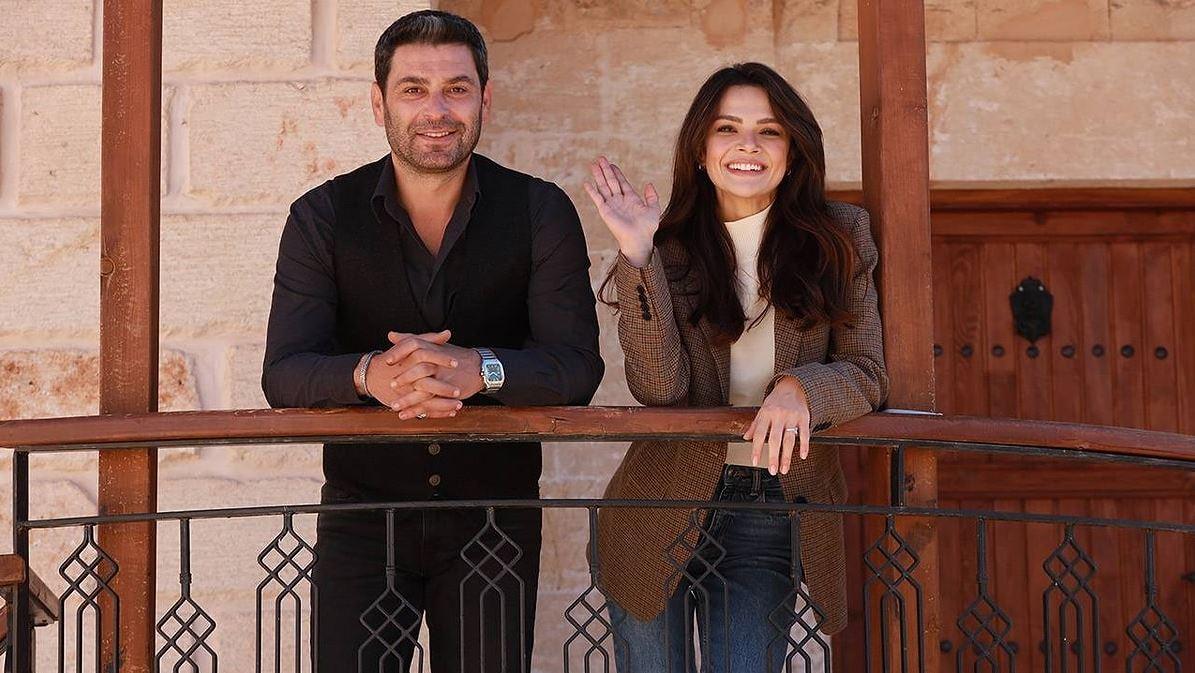Uzak Şehir dizi setinden Ozan Akbaba ve Sinem Ünsal