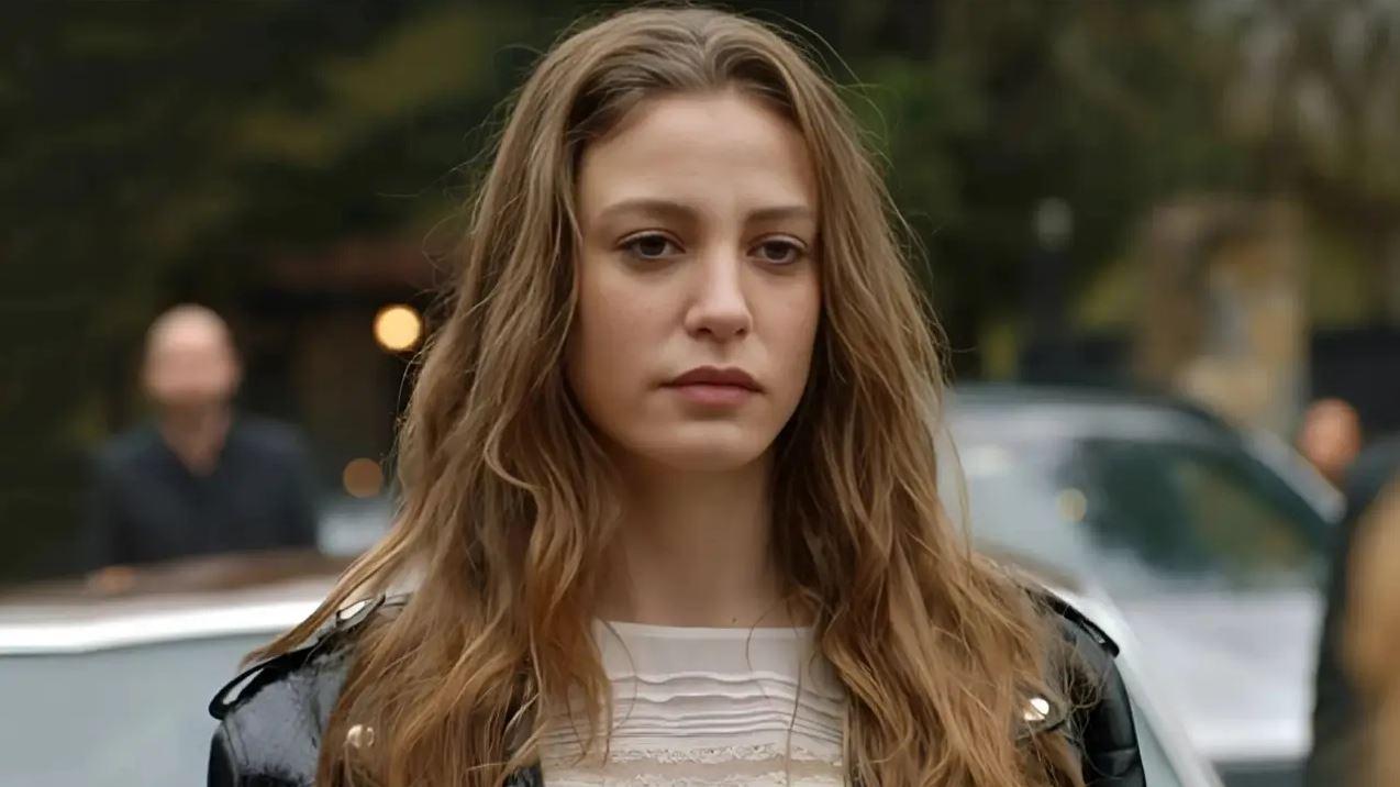 SERENAY SARIKAYA