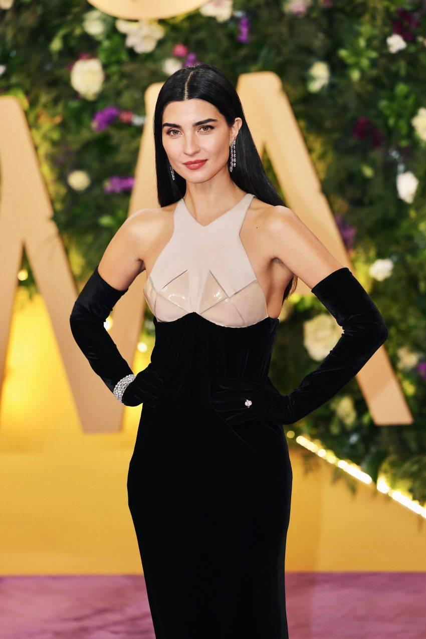 Tuba Büyüküstün Joy Awards töreninde 