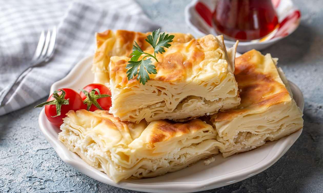 Su böreği tadında çıtır kırpık börek