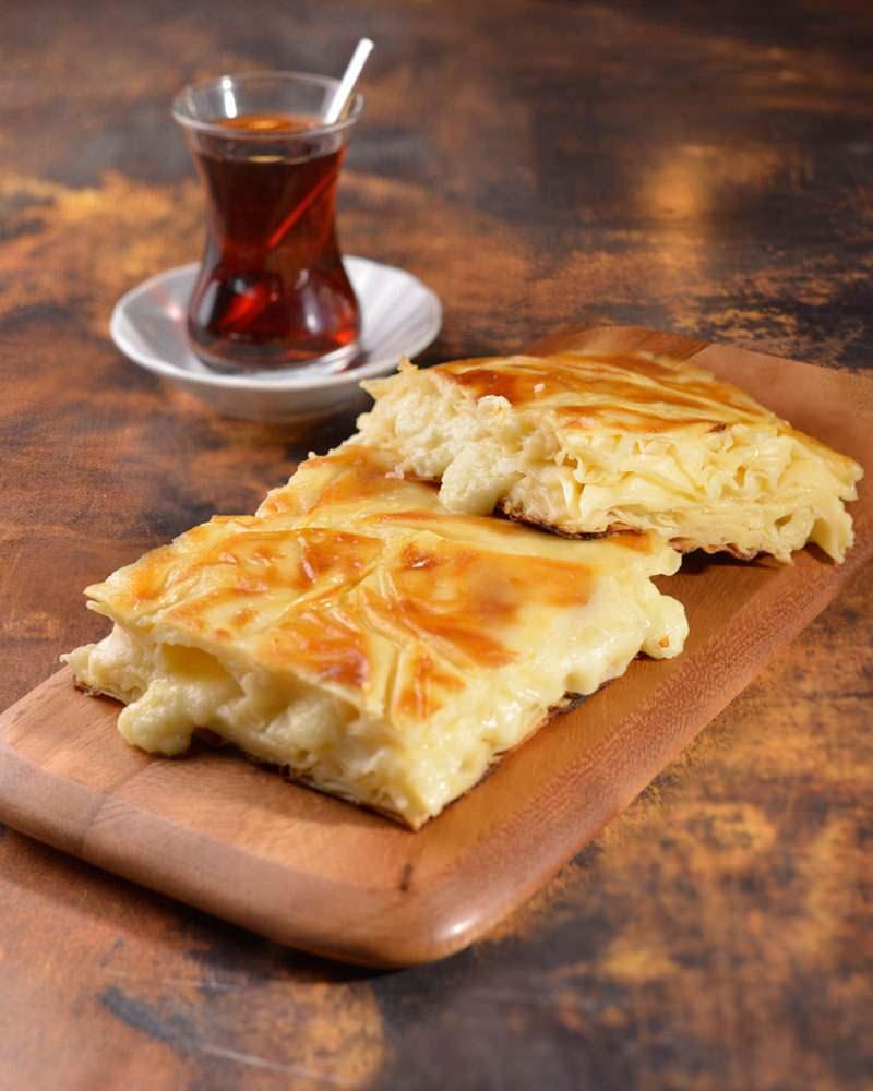 Su böreği tadında çıtır kırpık börek