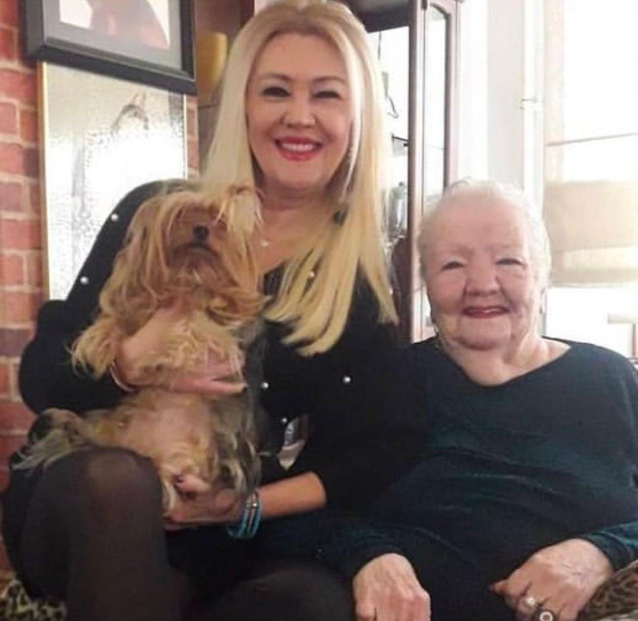 Sevtap Parman ve annesi