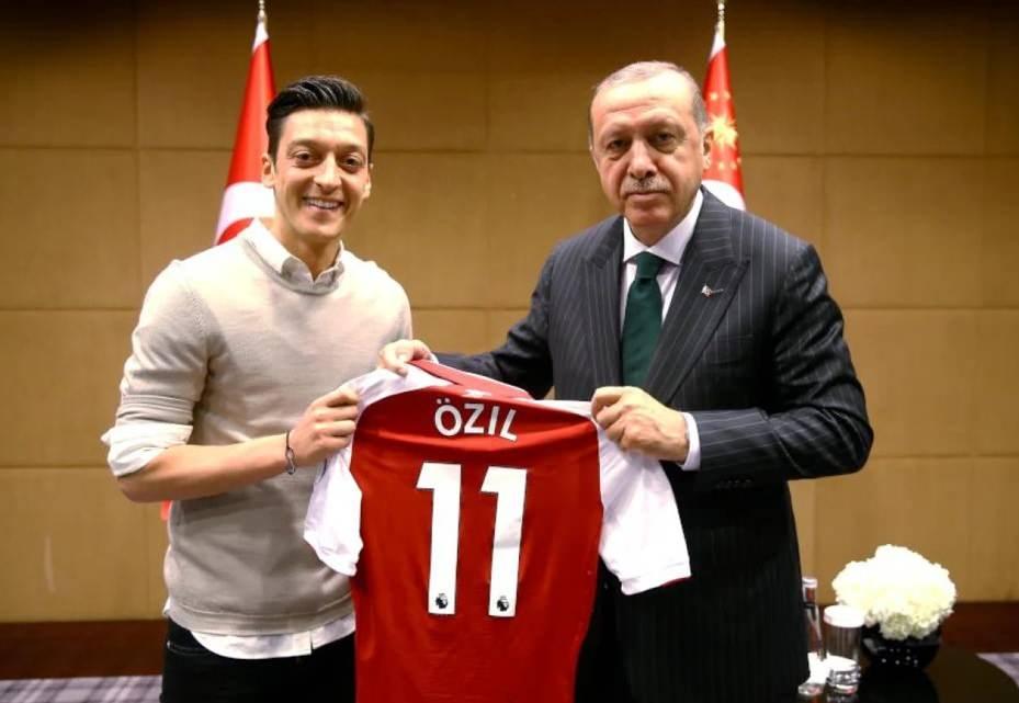  Cumhurbaşkanı Recep Tayyip Erdoğan ve Mesut Özil