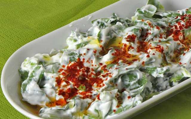 Yoğurtlu semizotu salatası