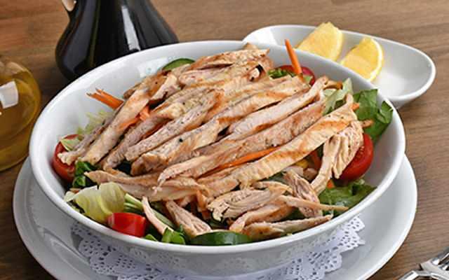 Tavuklu mevsim salata