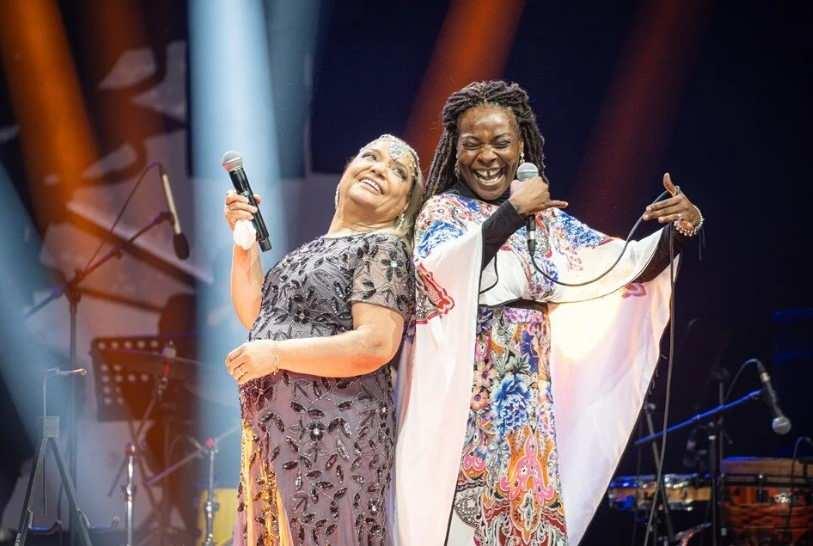 Kibariye ve Buika konser verdi