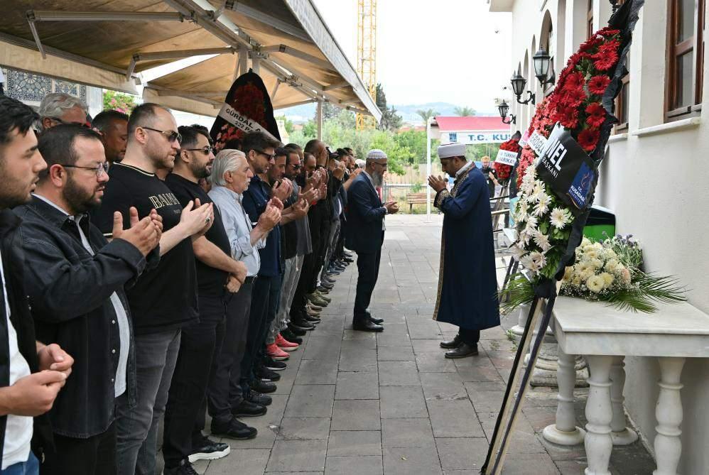Şarkıcı Şimal son yolculuğuna uğurlandı