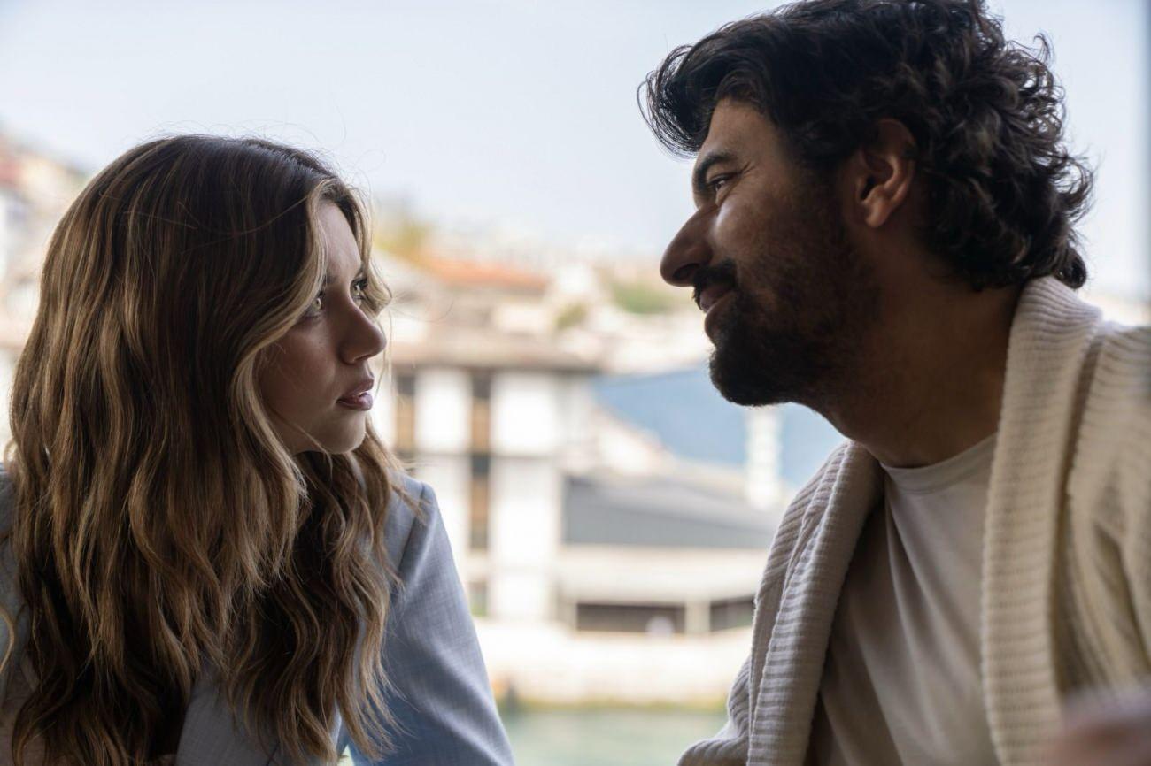 Engin Akyürek ve Afra Saraçoğlu 