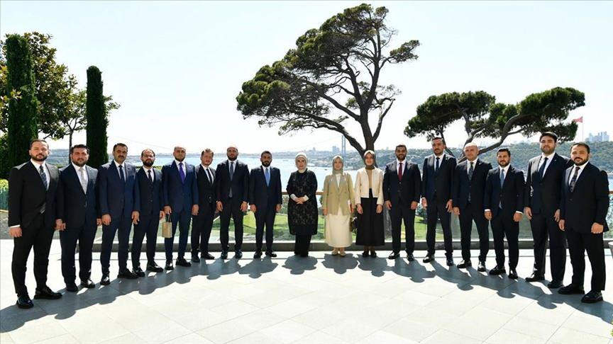 Emine Erdoğan, TÜGVA Yönetim Kurulu ile bir araya geldi