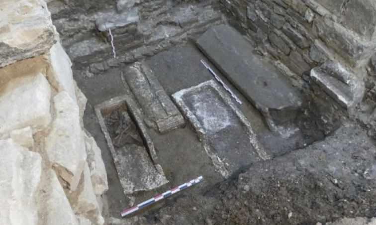 Fransa Ulusal Önleyici Arkeolojik Araştırmalar Enstitüsü (INRAP) tarafından yürütülen kazı