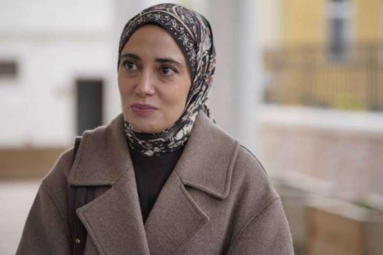 Kızılcık Şerbeti dizisinde Nursema karakterini oynayan Ceren Karakoç