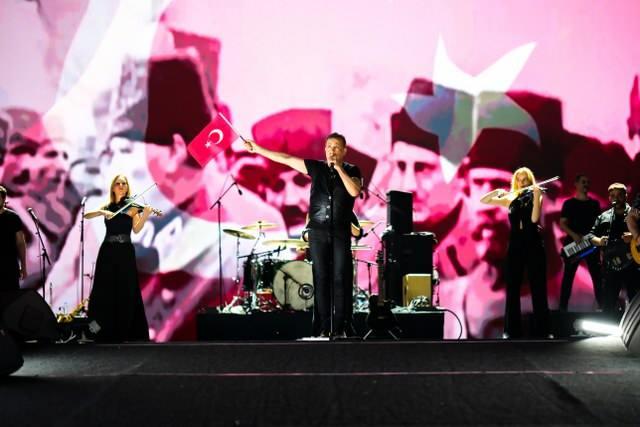 Haluk Levent 