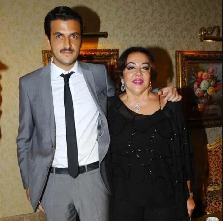 Gurur Aydoğan ve Oya Aydoğan