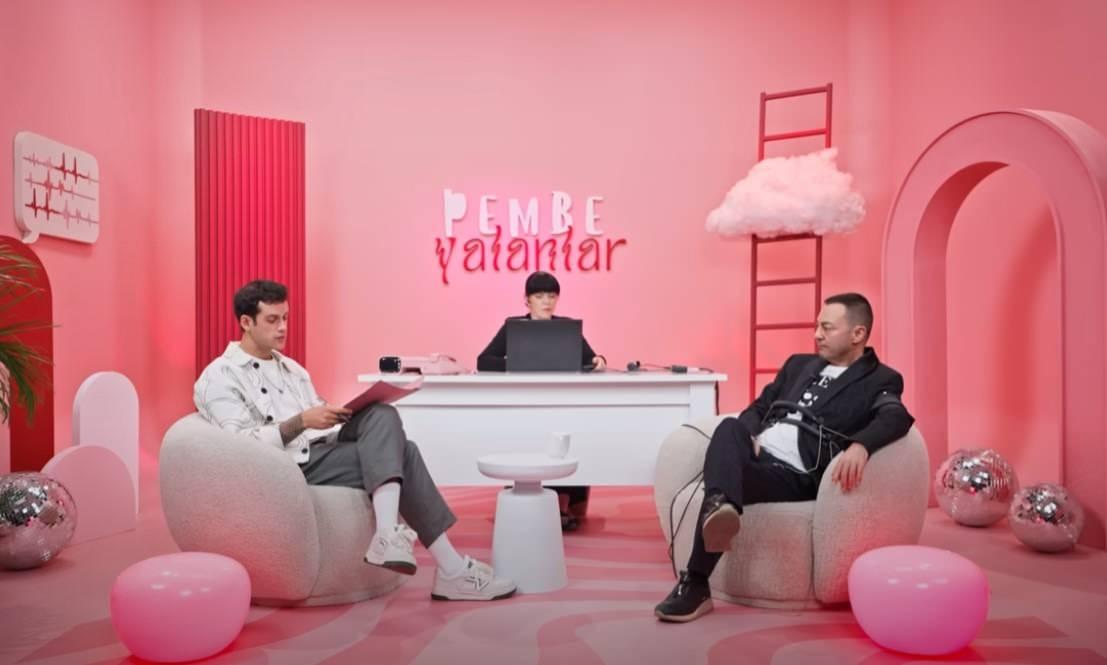 Serdar Ortaç Pembe Yalanlar programının konuğu oldu