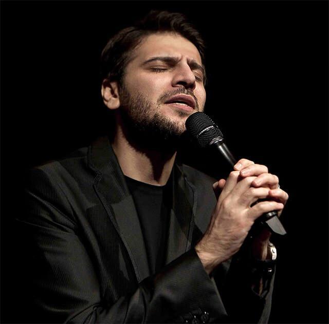 Sami Yusuf, konser verirken