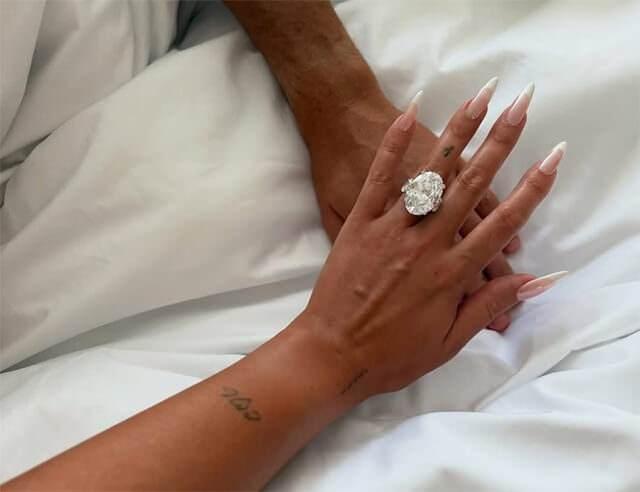 Cristiano Ronaldonun Georgina Rodrigueze evlenme teklifi ederken taktığı milyon dolarlık yüzük