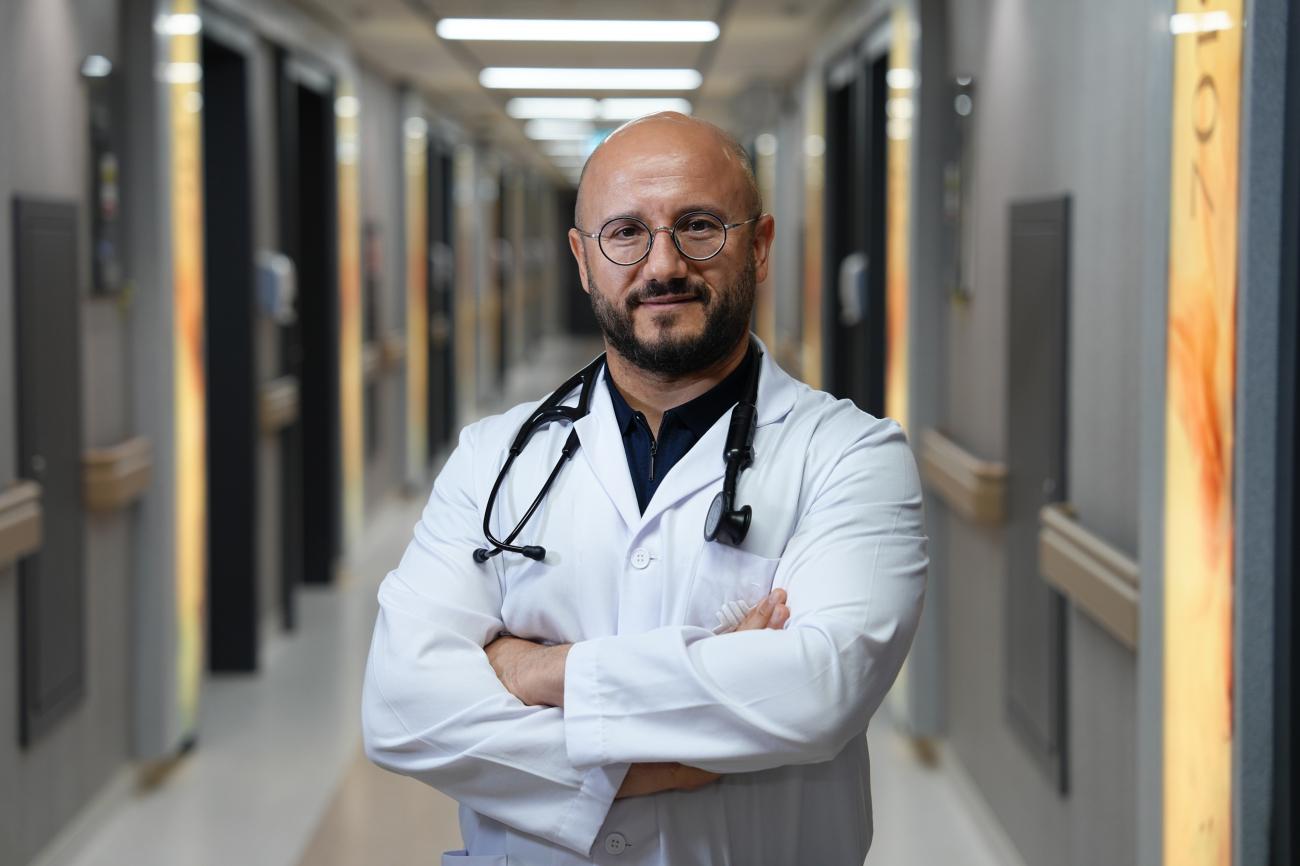 Tıbbi Onkoloji Uzmanı Doç. Dr. Abdullah Sakin