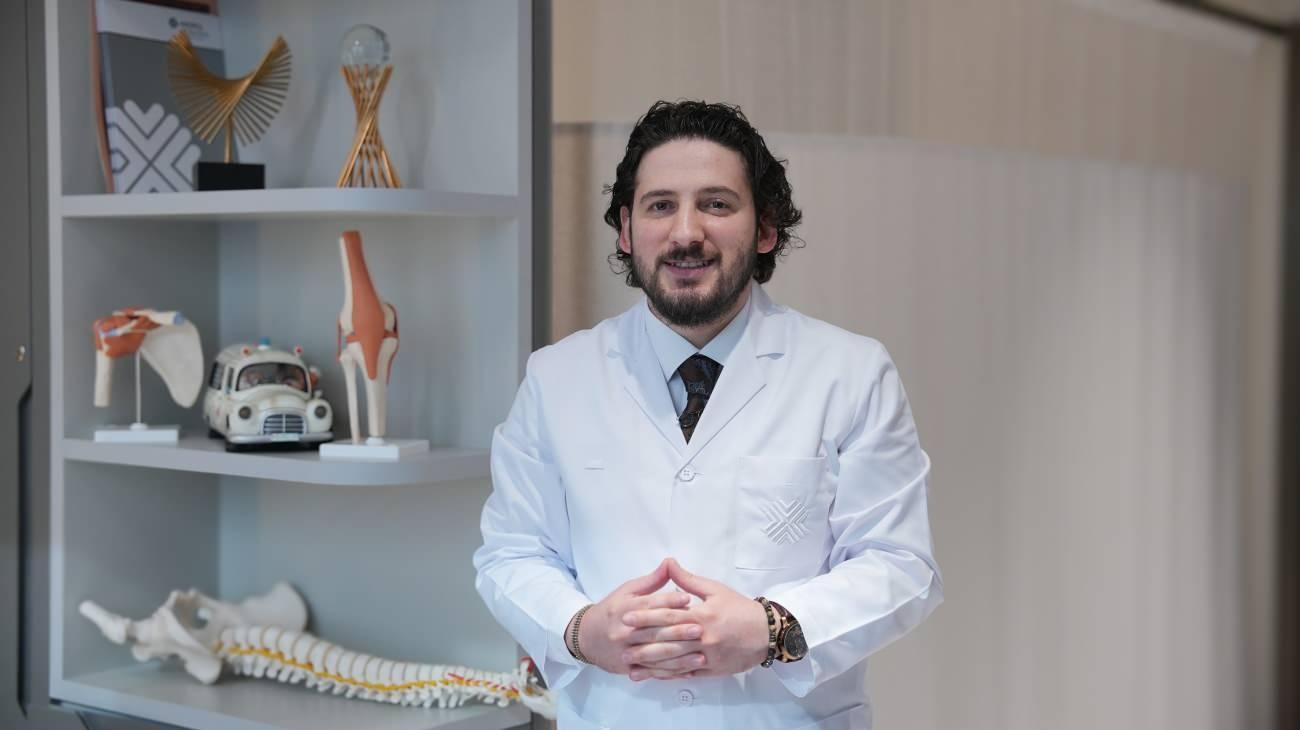  Fiziksel Tıp ve Rehabilitasyon Uzmanı Dr. Öğr. Üyesi Gökhan Özkoçak