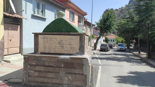 Gülaboğlu Muhammed Askeriye ait Askeri Baba Türbesi, yol görünümü