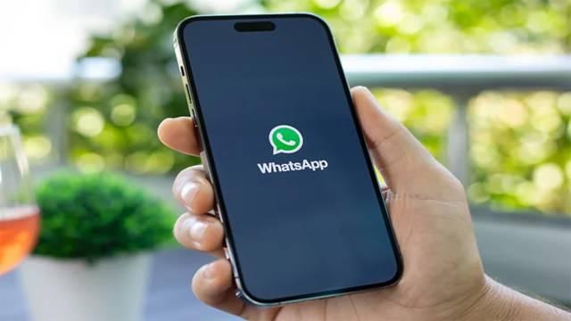 Telefonuyla Whatsapp uygulamasına giren biri