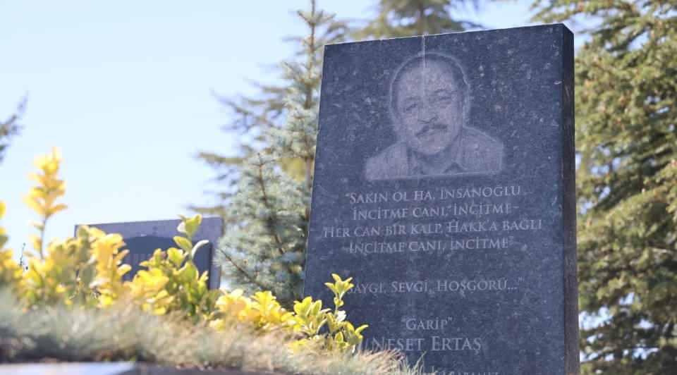 Neşet Ertaş mezarı başında anıldı