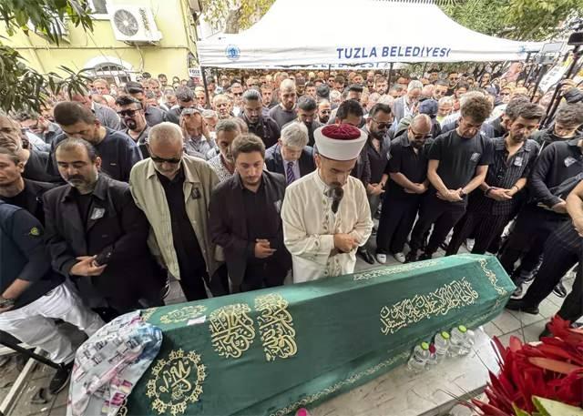 Güllünün cenazesinden bir kare