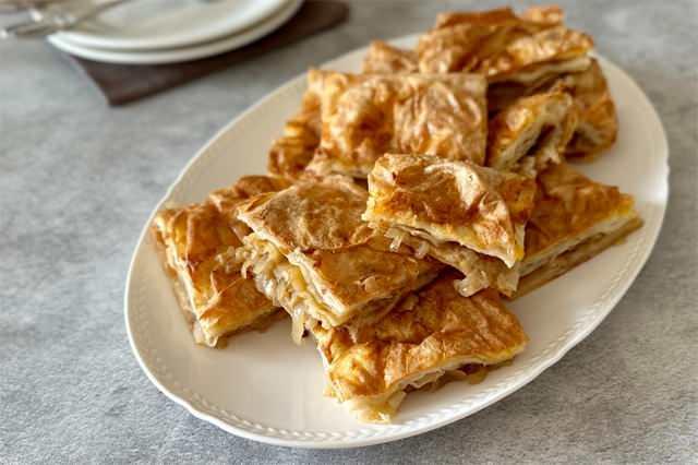 Soğanlı börek
