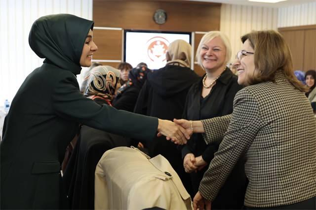 Bakan Mahinur Özdemir Göktaş