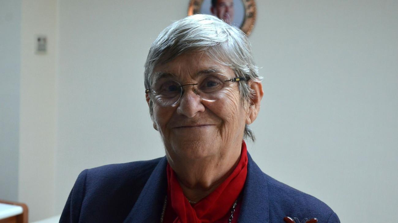 İç hastalıkları ve kardiyoloji uzmanı Prof. Dr. Canan Karatay