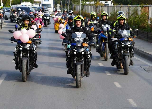 Bahçelievler Belediye Başkanı Dr. Hakan Bahadır motosiklette