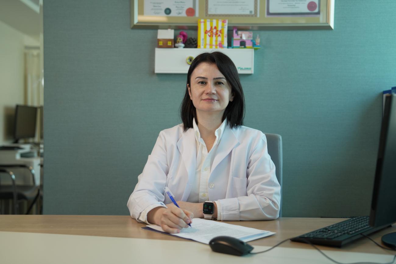 Perinatoloji Uzmanı Doç. Dr. Emine Aydın