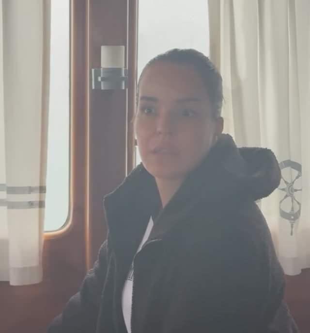 Şarkıcı Bengü